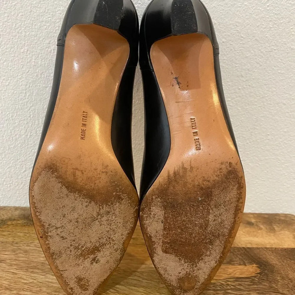 Salvatore Ferragamo Black Leather Pump - Picture 9 of 11